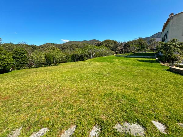 Maison a SAGONE  de 233 m2 proche plage