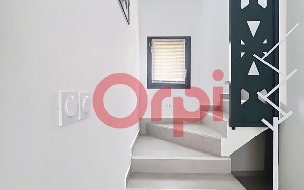 Maison à vendre    5 pièces •  Pia