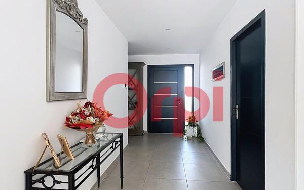 Maison à vendre    5 pièces •  Pia