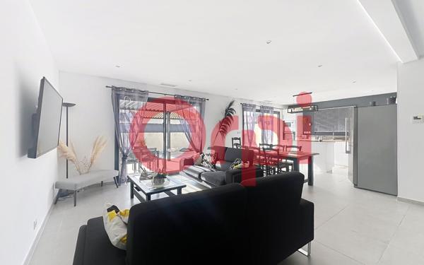 Maison à vendre    5 pièces •  Pia