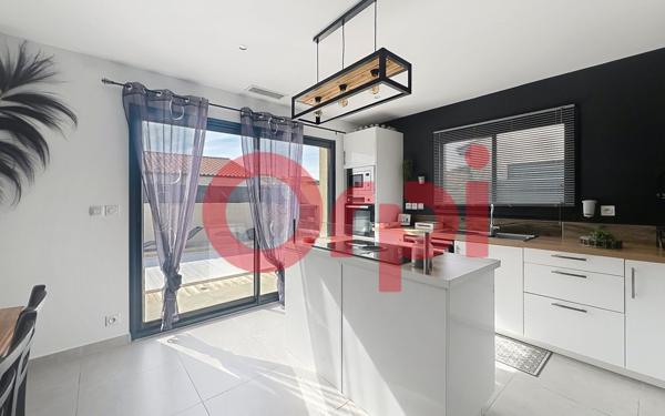 Maison à vendre    5 pièces •  Pia