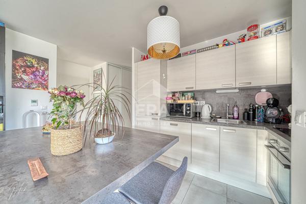 Appartement 3 pièces lumineux avec terrasse 18 m², parking et borne électrique - Résidence récente à Chaville