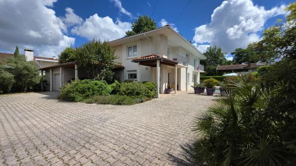 Maison Mérignac 210m²