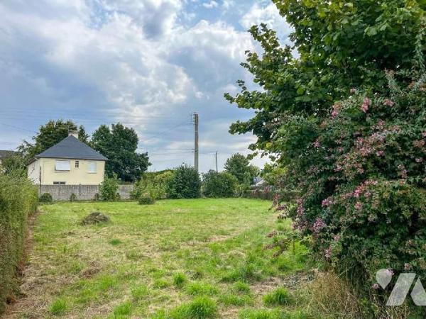 COMBOURG, Maison d'habitation - Située dans un quartier résidentiel à 550 m de la gare de COMBO...