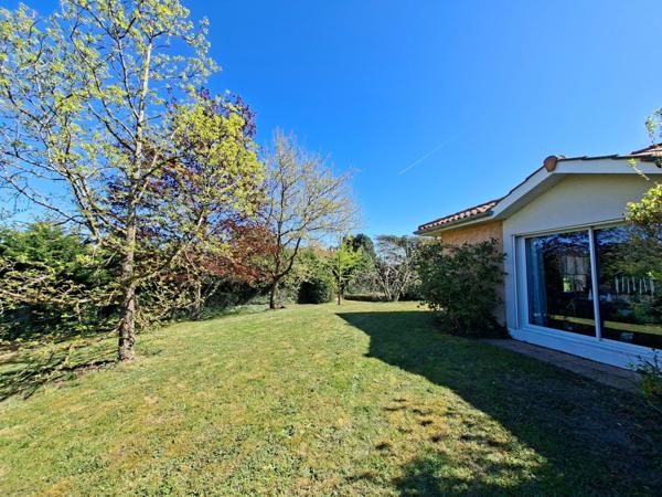 Maison à Charbonnières-les-Bains, 69260 - 7 pièces 171m²