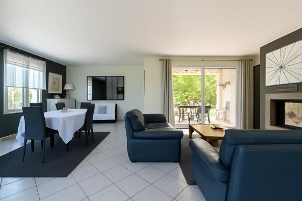 Maison à Charbonnières-les-Bains, 69260 - 7 pièces 171m²