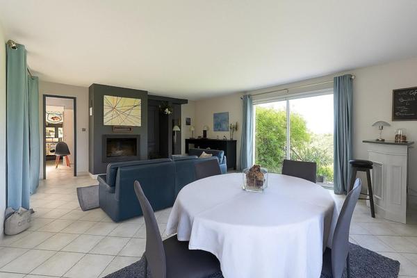 Maison à Charbonnières-les-Bains, 69260 - 7 pièces 171m²