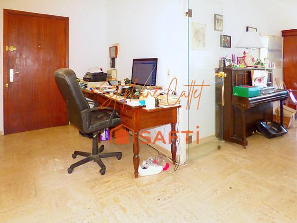 Triple exposition avec vue dégagée et aperçu mer