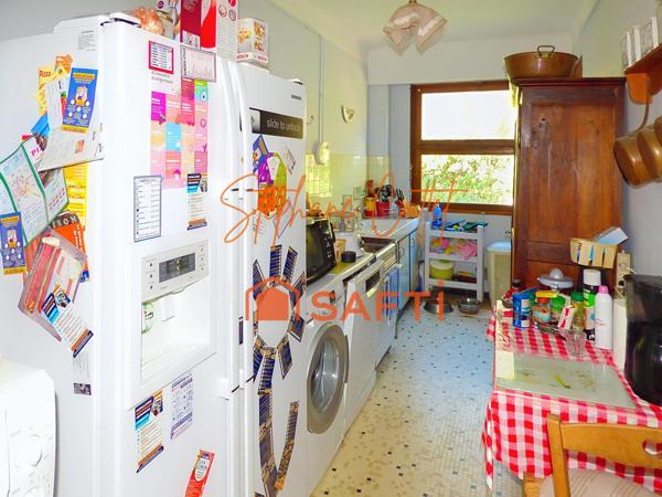 Triple exposition avec vue dégagée et aperçu mer