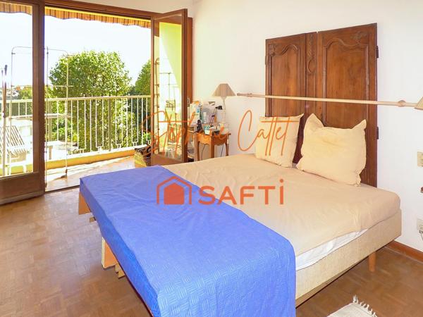 Triple exposition avec vue dégagée et aperçu mer