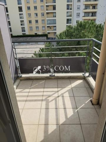 Appartement
                                                                                                                                                                                                                                                                                                                        3 pièce(s)                                                                                                                                                                                                          1 chambre(s)                                                                                                                                                                                                          43.8  m²