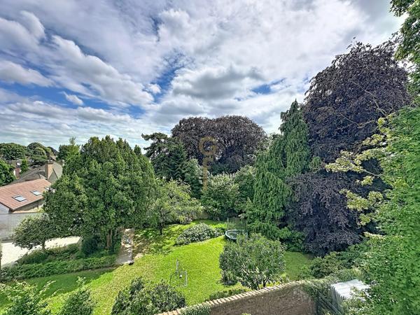 APPARTEMENT NEUF T4, TERRASSE ET DEUX PARKINGS EN SOUS-SOL