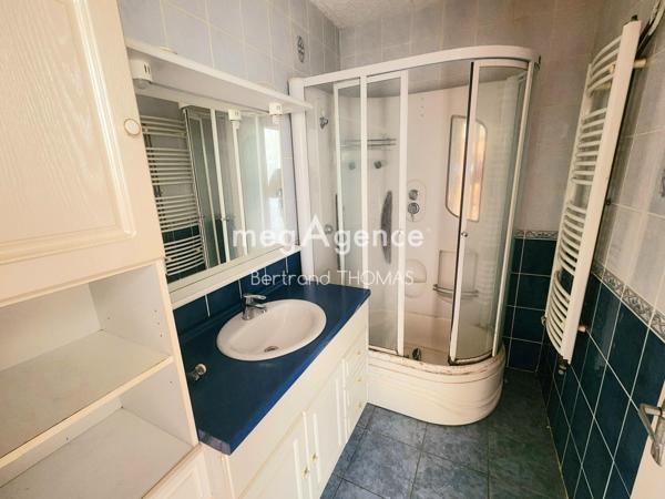 Immeuble à FOUGERES, 35300 - 244m²