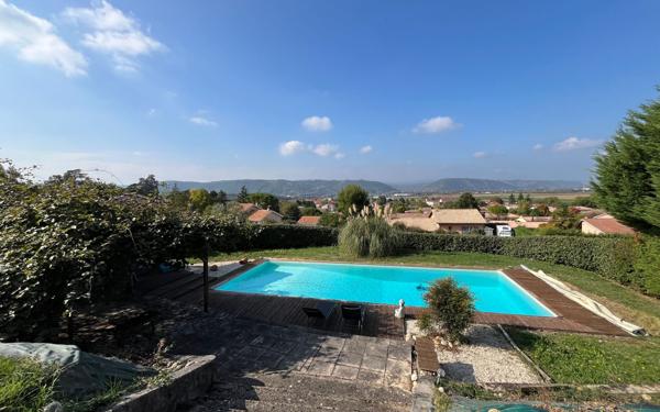 Maison à vendre    4 pièces •  Beausemblant