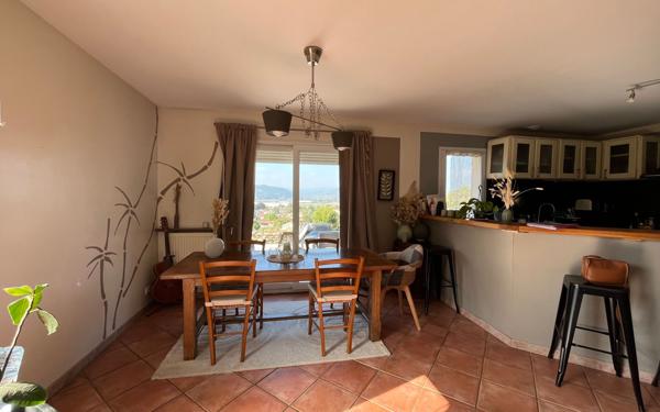 Maison à vendre    4 pièces •  Beausemblant