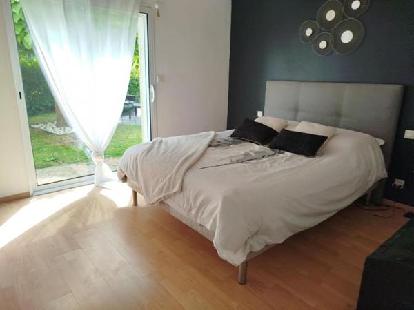 Maison en pierre avec 4 chambres