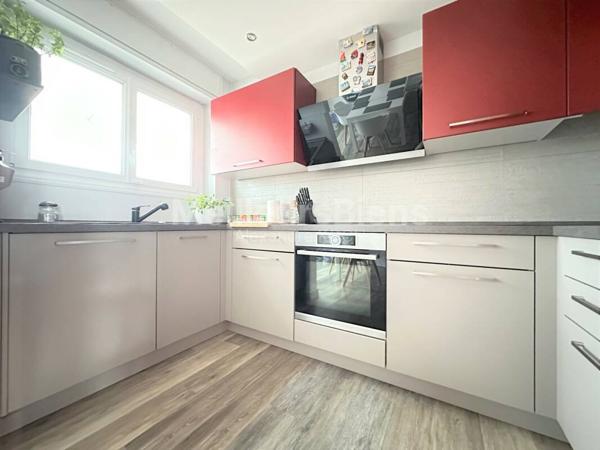 Appartement, 650 m de la gare, balcon et cave (possibilité d'acquérir un garage en supplément)