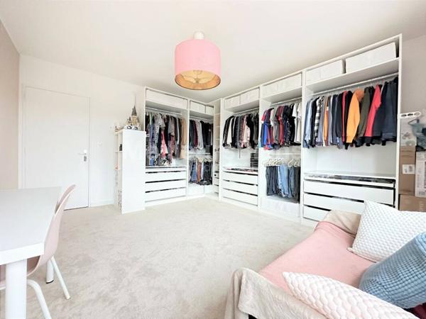 Appartement, 650 m de la gare, balcon et cave (possibilité d'acquérir un garage en supplément)