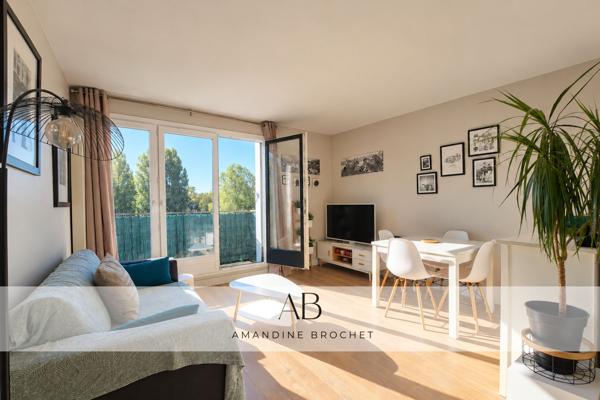Appartement
         2 pièces
        - 48 m² Exclusivité 260 000 € *