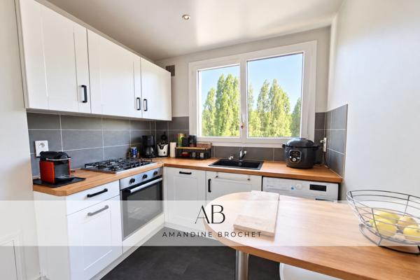 Appartement
         2 pièces
        - 48 m² Exclusivité 260 000 € *