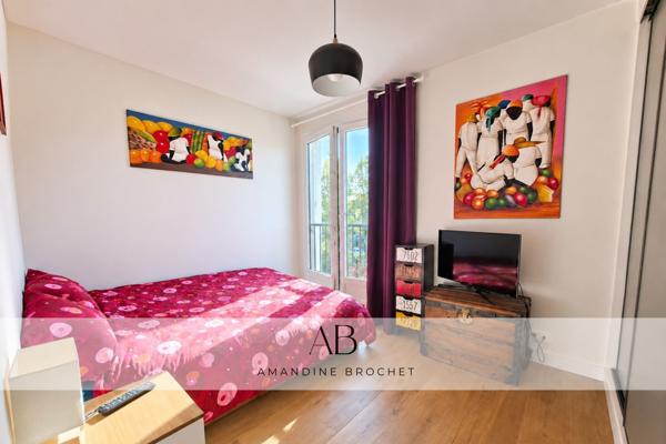 Appartement
         2 pièces
        - 48 m² Exclusivité 260 000 € *