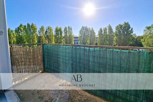 Appartement
         2 pièces
        - 48 m² Exclusivité 260 000 € *
