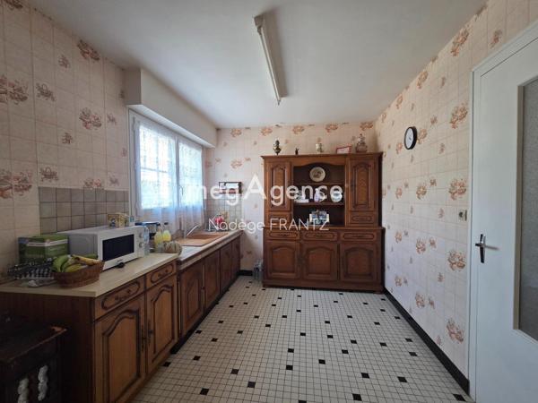 Maison à SAINT-JEAN-D'ANGELY, 17400 - 6 pièces 112m²