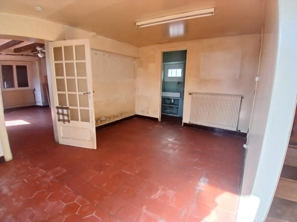 Charmante maison en pierre à finir de rénover – À 5 min de Roumazières