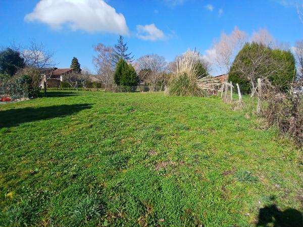 Charmante maison en pierre à finir de rénover – À 5 min de Roumazières