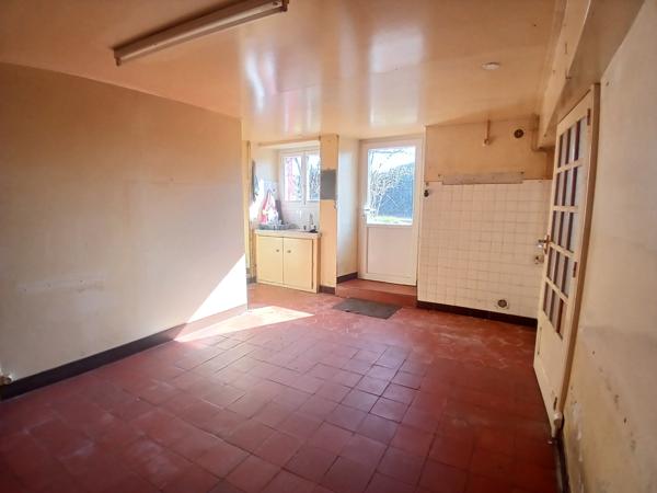 Charmante maison en pierre à finir de rénover – À 5 min de Roumazières