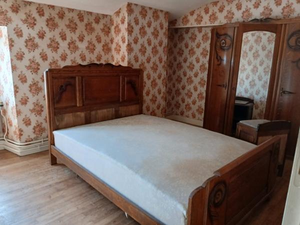 Charmante maison en pierre à finir de rénover – À 5 min de Roumazières