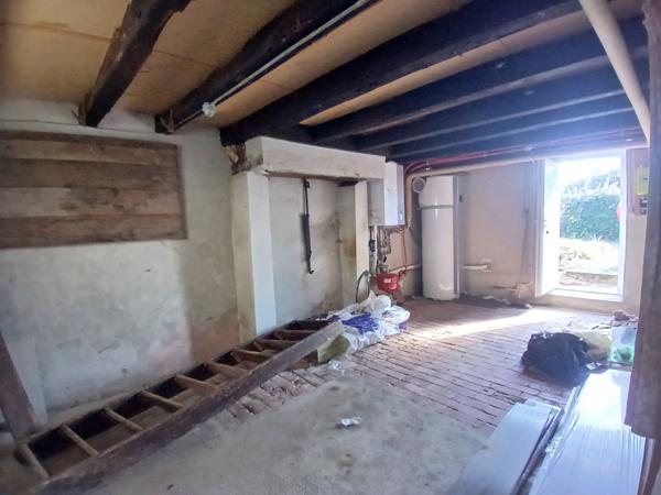 Charmante maison en pierre à finir de rénover – À 5 min de Roumazières