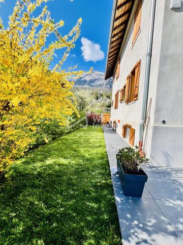 À vendre - Charmant souplex de 105m2 avec jardin, cave et parking