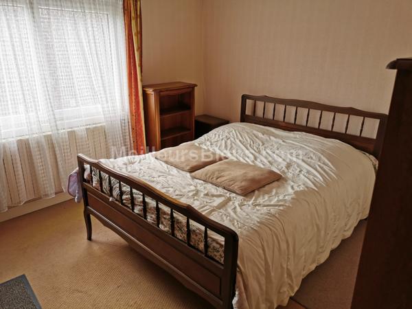 MAISON INDIVIDUELLE SEMI PLAIN-PIED 3 CHAMBRES 2 GARAGES JARDIN