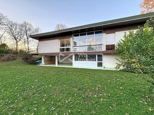 Grande maison d'architecte T6 sur 2517 m² de terrain