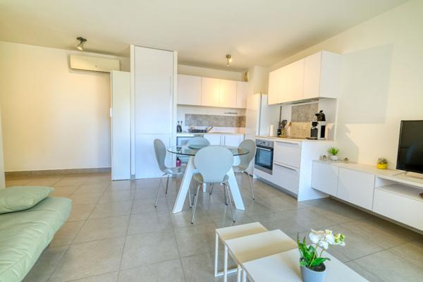 Appartement Bastia 2 pièces Bastia centre ville ancien - terrasse - stationnement