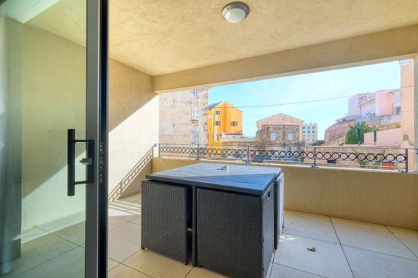 Appartement Bastia 2 pièces Bastia centre ville ancien - terrasse - stationnement