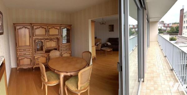 Appartement en dernier étage avec loggia