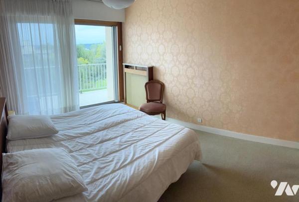 Appartement en dernier étage avec loggia