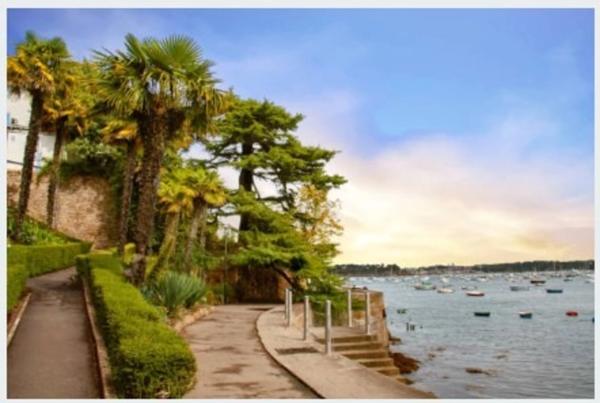 Maison non mitoyenne, 4 Chambres, Garage, Jardin.