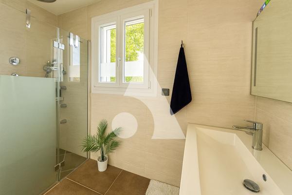 Maison 9 pièces 232 m2