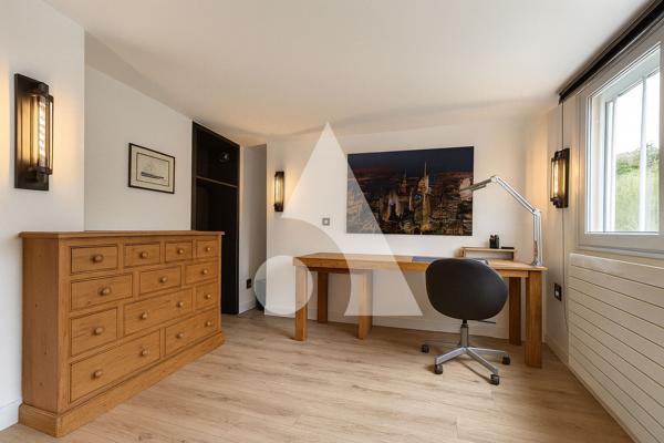 Maison 9 pièces 232 m2