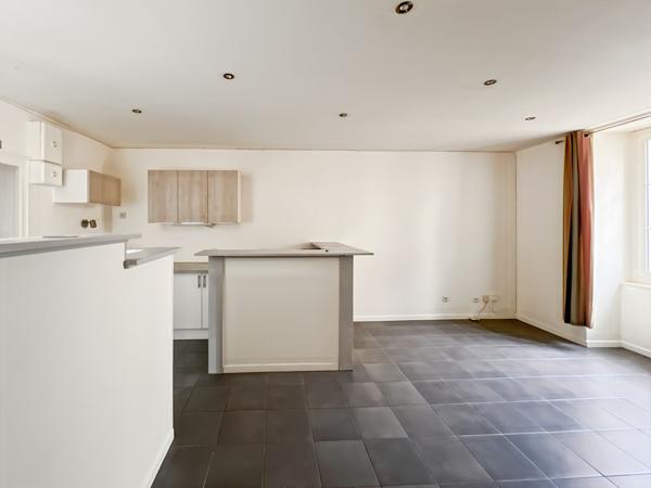 Saint-Arnoult-en-Yvelines Centre - Appartement 2 pièces de plain-pied