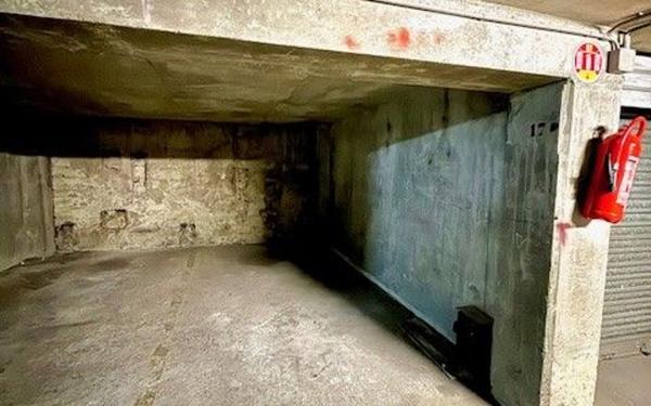 Stationnement à vendre    11,60 m2 Paris 19