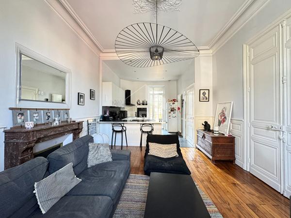 Dans le centre ville de Périgueux Maison Bourgeoise de 190m² avec terrasse et garage