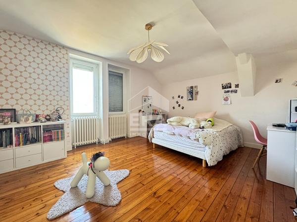 Dans le centre ville de Périgueux Maison Bourgeoise de 190m² avec terrasse et garage