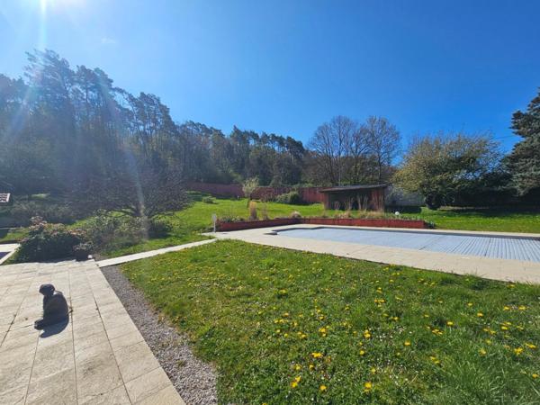 MONTFERRAND PROPRIETE FAMILIALE SUR 77A DE TERRAIN