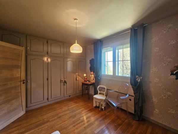 MONTFERRAND PROPRIETE FAMILIALE SUR 77A DE TERRAIN