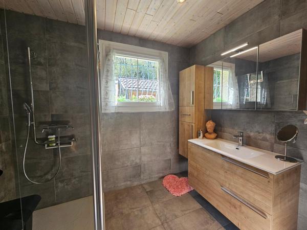 MONTFERRAND PROPRIETE FAMILIALE SUR 77A DE TERRAIN