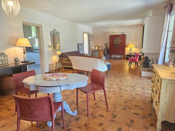 MONTFERRAND PROPRIETE FAMILIALE SUR 77A DE TERRAIN